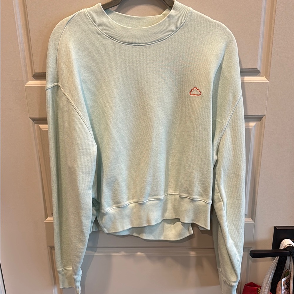FRAME Crewneck Mint Green Cloud Motif Cropped Sweate
